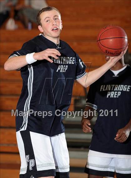 Thumbnail 2 in Flintridge Prep vs. Simi Valley (Falcon Classic) photogallery.