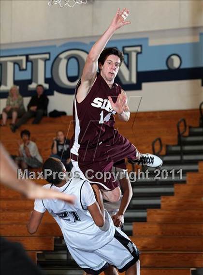 Thumbnail 2 in Flintridge Prep vs. Simi Valley (Falcon Classic) photogallery.