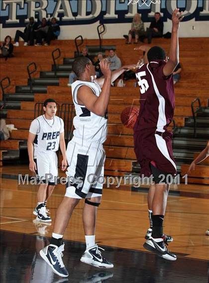 Thumbnail 3 in Flintridge Prep vs. Simi Valley (Falcon Classic) photogallery.