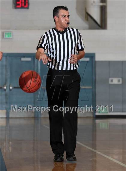 Thumbnail 2 in Flintridge Prep vs. Simi Valley (Falcon Classic) photogallery.