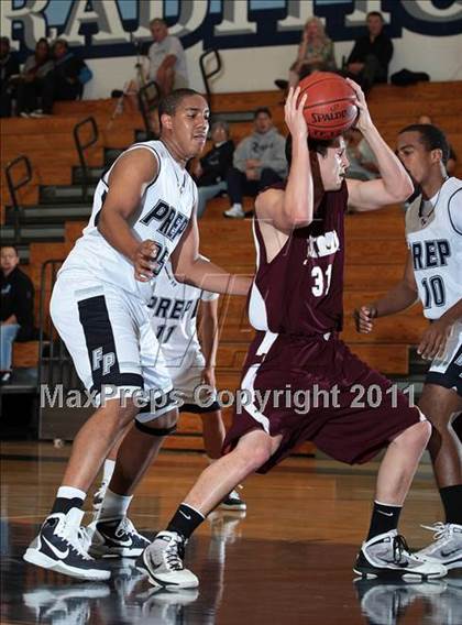 Thumbnail 3 in Flintridge Prep vs. Simi Valley (Falcon Classic) photogallery.