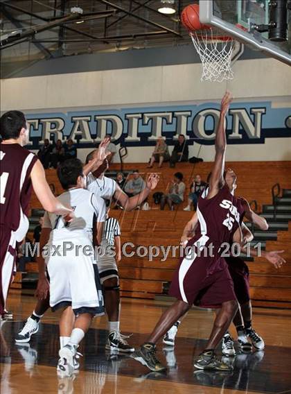 Thumbnail 3 in Flintridge Prep vs. Simi Valley (Falcon Classic) photogallery.
