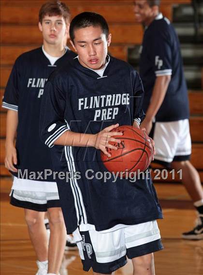 Thumbnail 2 in Flintridge Prep vs. Simi Valley (Falcon Classic) photogallery.