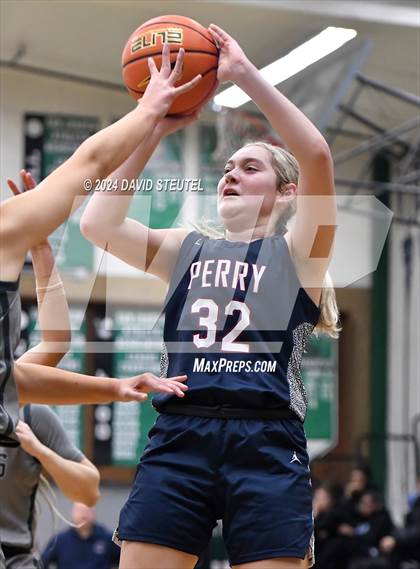 Thumbnail 1 in Perry vs. Carondelet (St. Mary's MLK Showcase) photogallery.