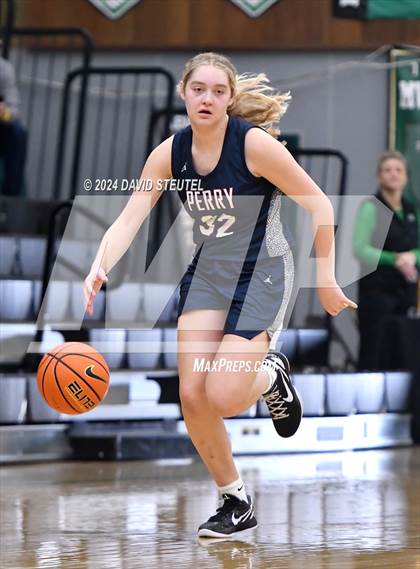 Thumbnail 2 in Perry vs. Carondelet (St. Mary's MLK Showcase) photogallery.