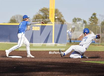 Thumbnail 1 in Highlands @ Covington Catholic photogallery.