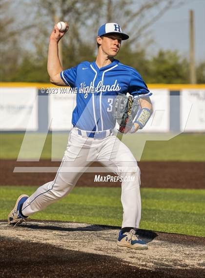 Thumbnail 1 in Highlands @ Covington Catholic photogallery.