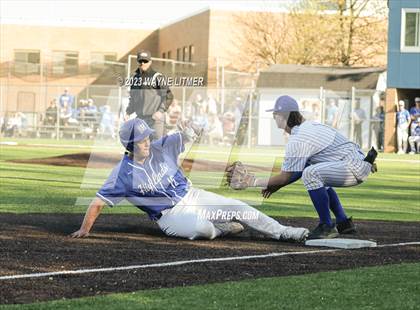 Thumbnail 1 in Highlands @ Covington Catholic photogallery.