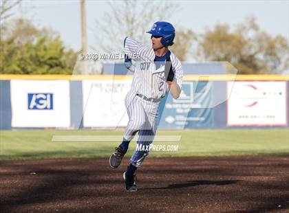 Thumbnail 1 in Highlands @ Covington Catholic photogallery.
