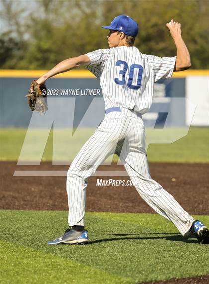 Thumbnail 2 in Highlands @ Covington Catholic photogallery.