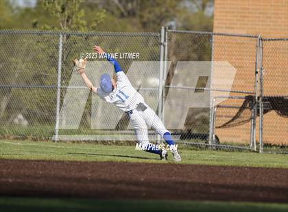 Thumbnail 3 in Highlands @ Covington Catholic photogallery.