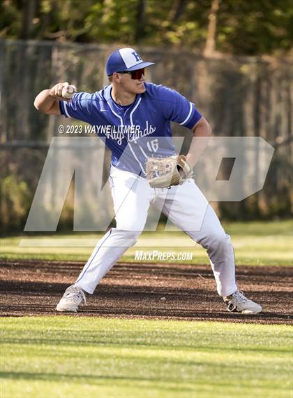 Thumbnail 1 in Highlands @ Covington Catholic photogallery.