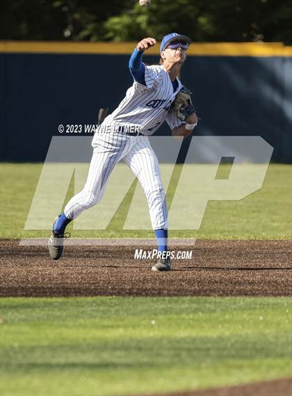 Thumbnail 1 in Highlands @ Covington Catholic photogallery.