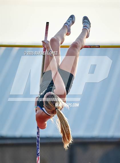 Thumbnail 2 in Eagle No Tax Relays (Pole Vault) photogallery.