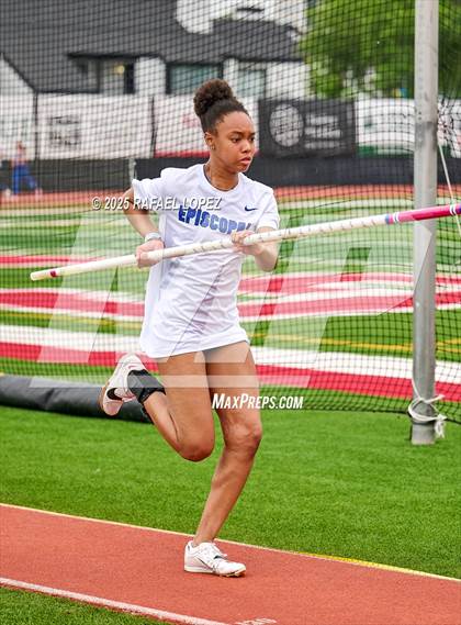 Thumbnail 2 in Eagle No Tax Relays (Pole Vault) photogallery.
