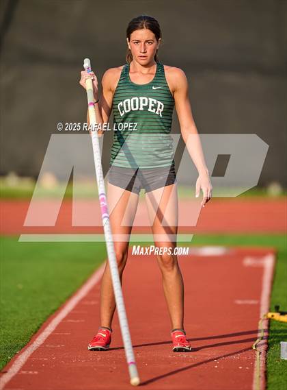 Thumbnail 2 in Eagle No Tax Relays (Pole Vault) photogallery.