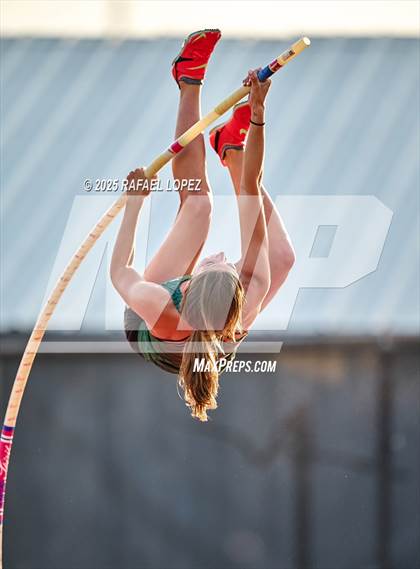 Thumbnail 2 in Eagle No Tax Relays (Pole Vault) photogallery.