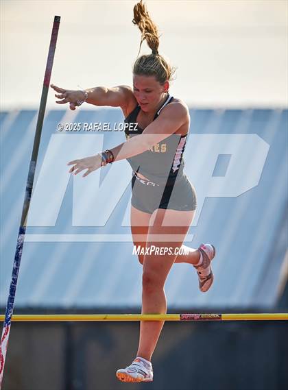 Thumbnail 3 in Eagle No Tax Relays (Pole Vault) photogallery.