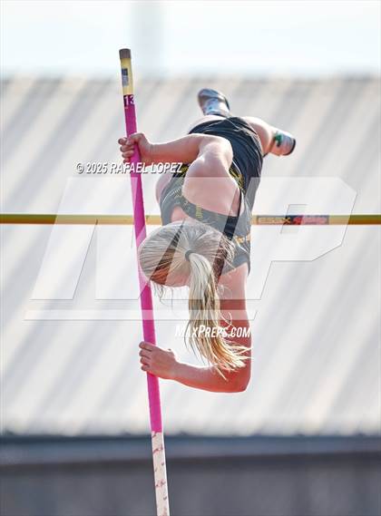 Thumbnail 2 in Eagle No Tax Relays (Pole Vault) photogallery.