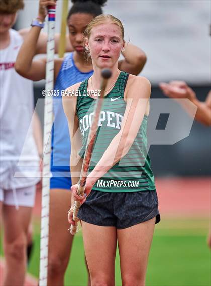 Thumbnail 1 in Eagle No Tax Relays (Pole Vault) photogallery.