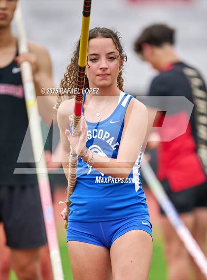 Thumbnail 1 in Eagle No Tax Relays (Pole Vault) photogallery.