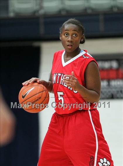Thumbnail 2 in St. Mary's vs. Carondelet (Miramonte Holiday Classic) photogallery.