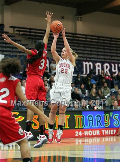 Thumbnail 1 in St. Mary's vs. Carondelet (Miramonte Holiday Classic) photogallery.