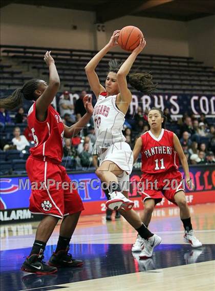 Thumbnail 3 in St. Mary's vs. Carondelet (Miramonte Holiday Classic) photogallery.