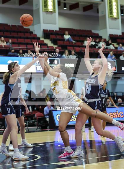 Thumbnail 3 in Walter Panas vs Ursuline (Slam Dunk Showcase) photogallery.