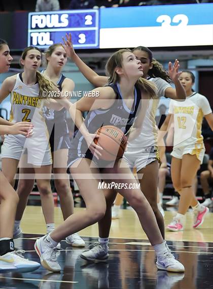Thumbnail 1 in Walter Panas vs Ursuline (Slam Dunk Showcase) photogallery.