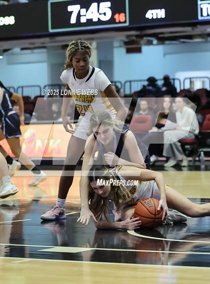 Thumbnail 1 in Walter Panas vs Ursuline (Slam Dunk Showcase) photogallery.