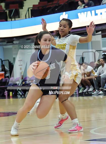Thumbnail 1 in Walter Panas vs Ursuline (Slam Dunk Showcase) photogallery.
