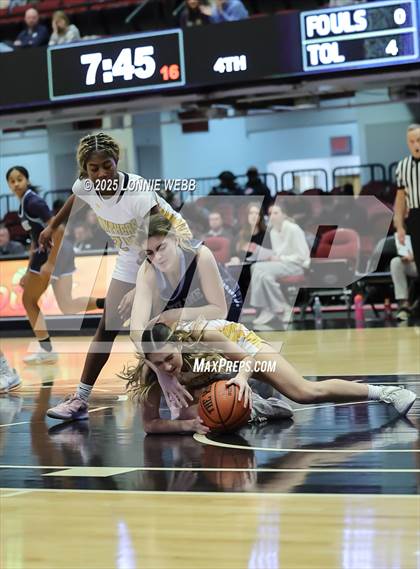 Thumbnail 3 in Walter Panas vs Ursuline (Slam Dunk Showcase) photogallery.