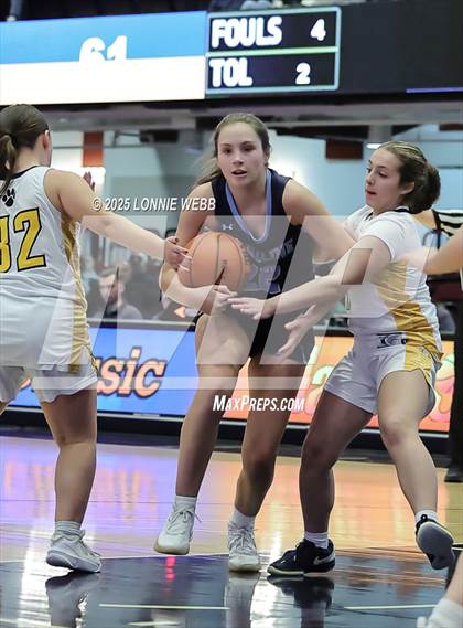 Thumbnail 1 in Walter Panas vs Ursuline (Slam Dunk Showcase) photogallery.