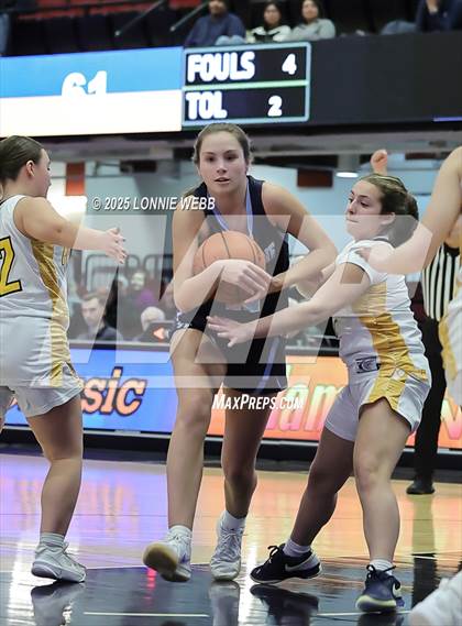 Thumbnail 2 in Walter Panas vs Ursuline (Slam Dunk Showcase) photogallery.