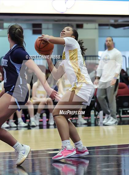 Thumbnail 1 in Walter Panas vs Ursuline (Slam Dunk Showcase) photogallery.