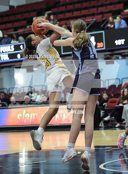 Thumbnail 2 in Walter Panas vs Ursuline (Slam Dunk Showcase) photogallery.