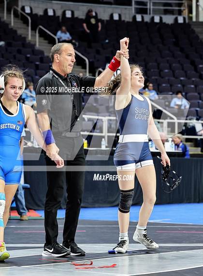 Thumbnail 2 in NYSPHSAA State Championships (Semi-Finals) photogallery.