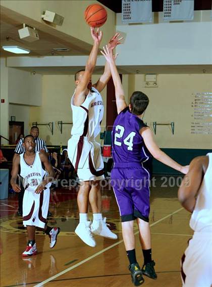 Thumbnail 1 in St. Anthony vs. Calvary Chapel photogallery.