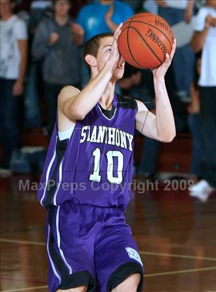 Thumbnail 3 in St. Anthony vs. Calvary Chapel photogallery.