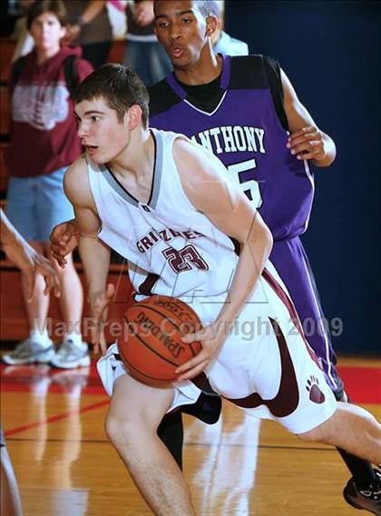 Thumbnail 1 in St. Anthony vs. Calvary Chapel photogallery.
