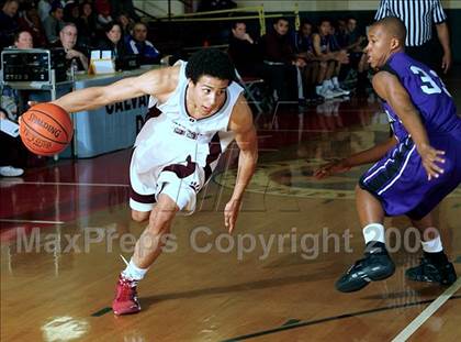 Thumbnail 2 in St. Anthony vs. Calvary Chapel photogallery.