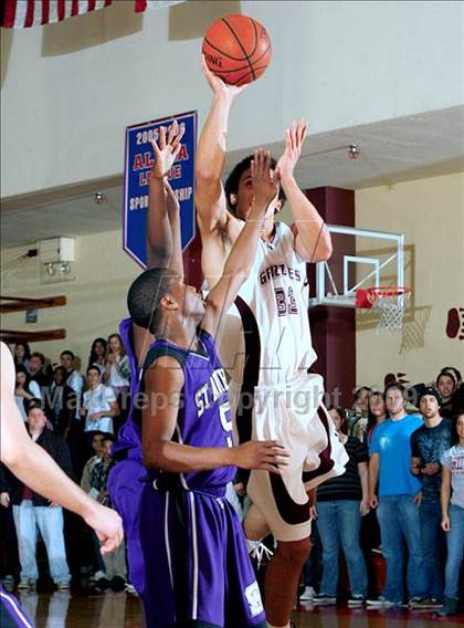 Thumbnail 3 in St. Anthony vs. Calvary Chapel photogallery.