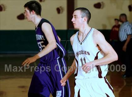 Thumbnail 3 in St. Anthony vs. Calvary Chapel photogallery.