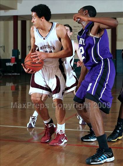 Thumbnail 1 in St. Anthony vs. Calvary Chapel photogallery.