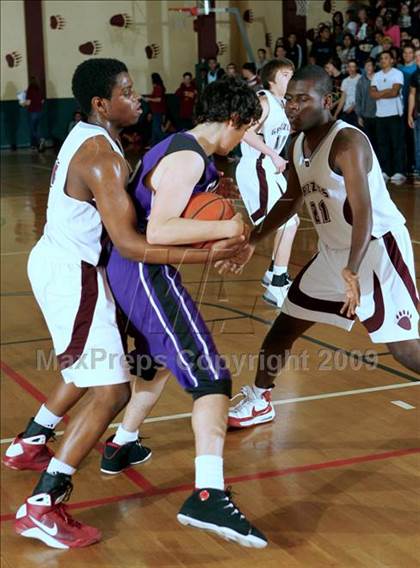 Thumbnail 2 in St. Anthony vs. Calvary Chapel photogallery.