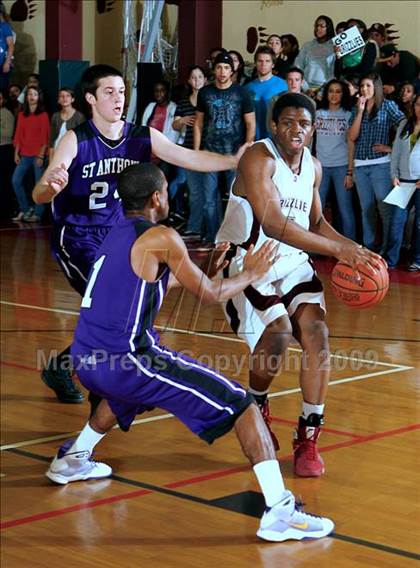 Thumbnail 2 in St. Anthony vs. Calvary Chapel photogallery.