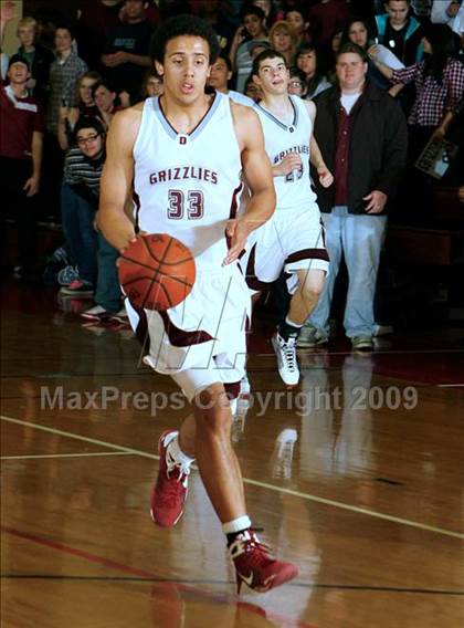 Thumbnail 1 in St. Anthony vs. Calvary Chapel photogallery.
