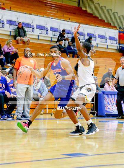 Thumbnail 1 in Greenbrier Christian Academy vs Perquimans (Robert L. Vaughan Border Clash Basketball Invitational) photogallery.