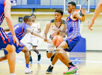 Thumbnail 2 in Greenbrier Christian Academy vs Perquimans (Robert L. Vaughan Border Clash Basketball Invitational) photogallery.